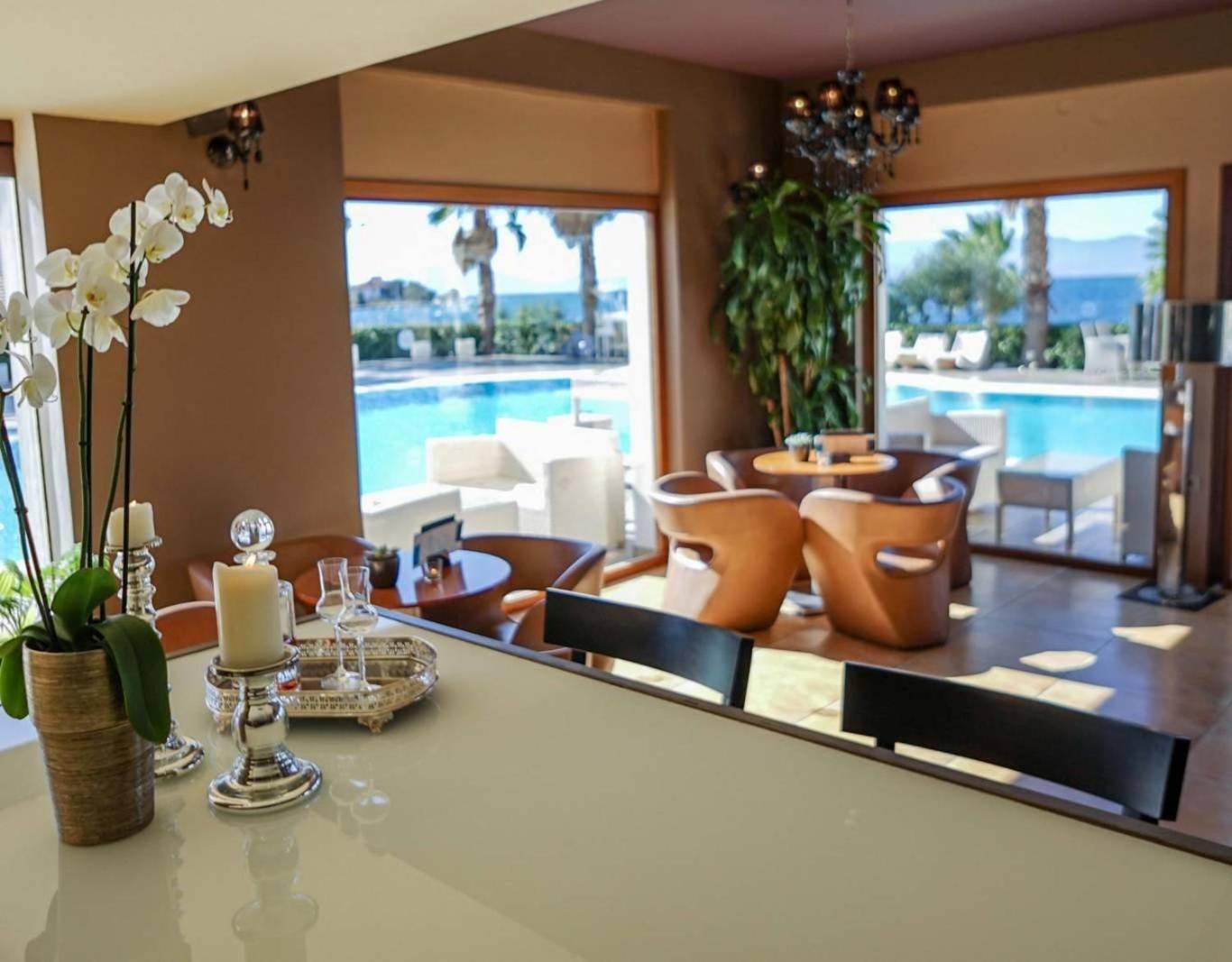 Valis Resort Hotel Волос Экстерьер фото Interior of a luxury hotel