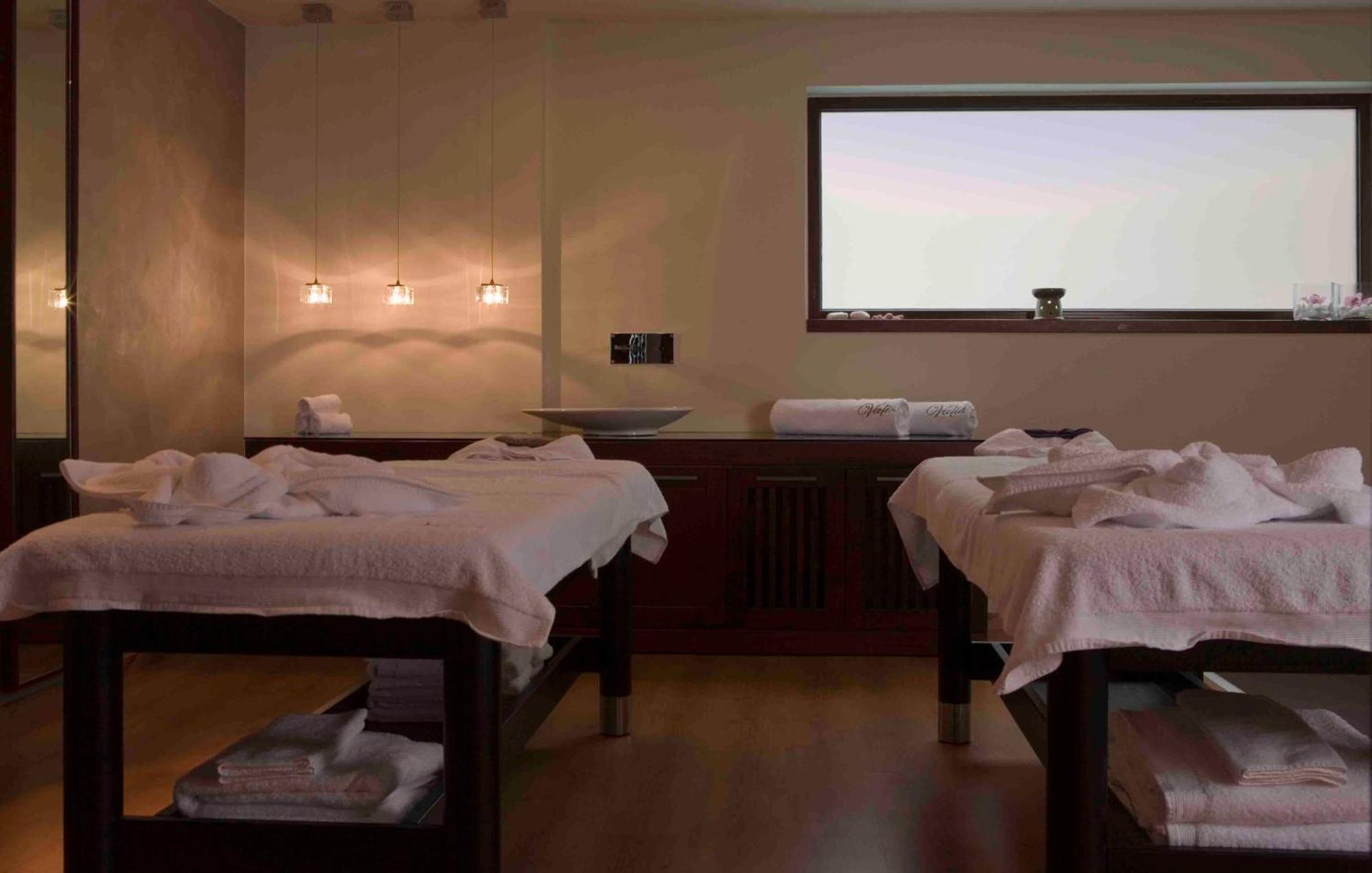 Valis Resort Hotel Волос Экстерьер фото Massage beds