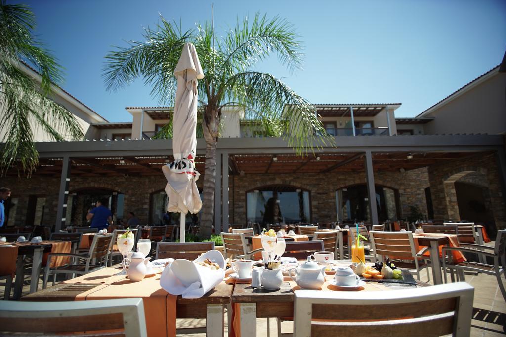 Valis Resort Hotel Волос Экстерьер фото The restaurant at the hotel