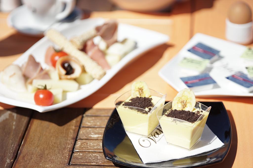 Valis Resort Hotel Волос Экстерьер фото A typical tapas bar menu