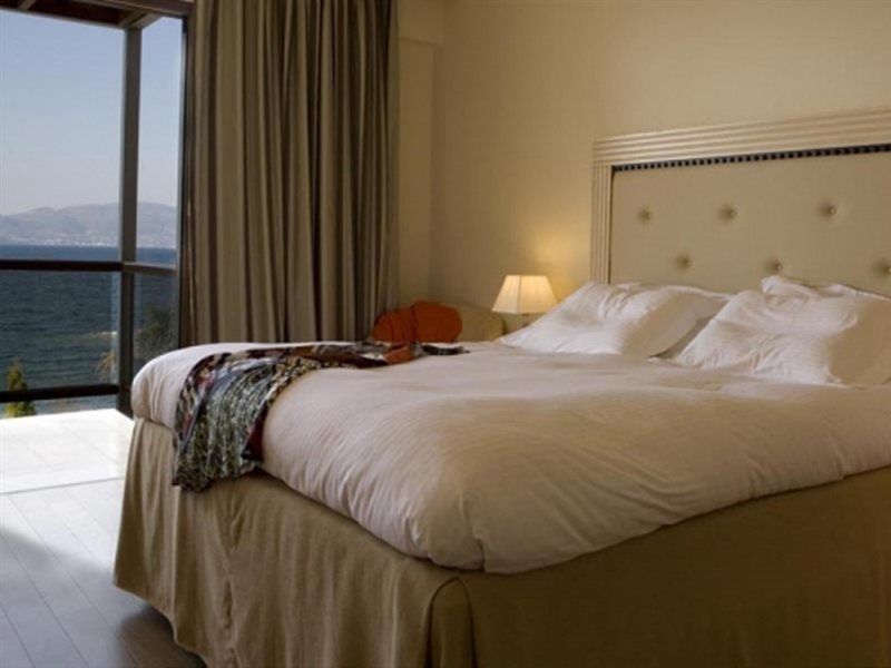 Valis Resort Hotel Волос Экстерьер фото A bedroom at the hotel